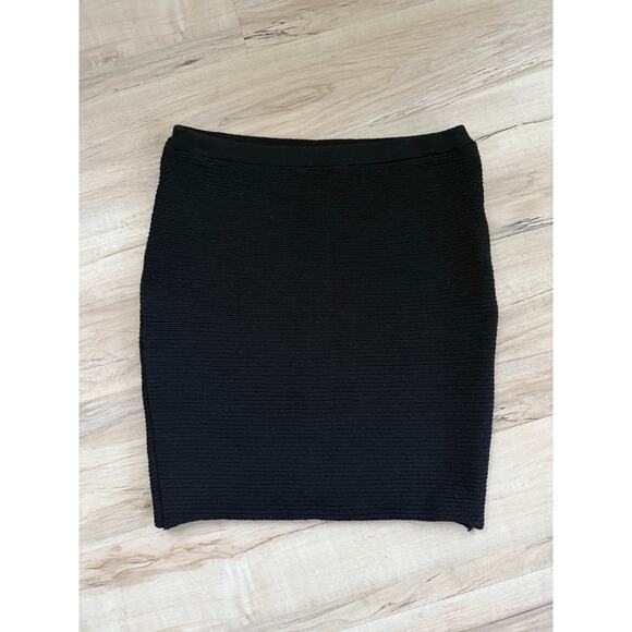 Eileen Fisher black mini knitted pull on skirt - Picture 3 of 4